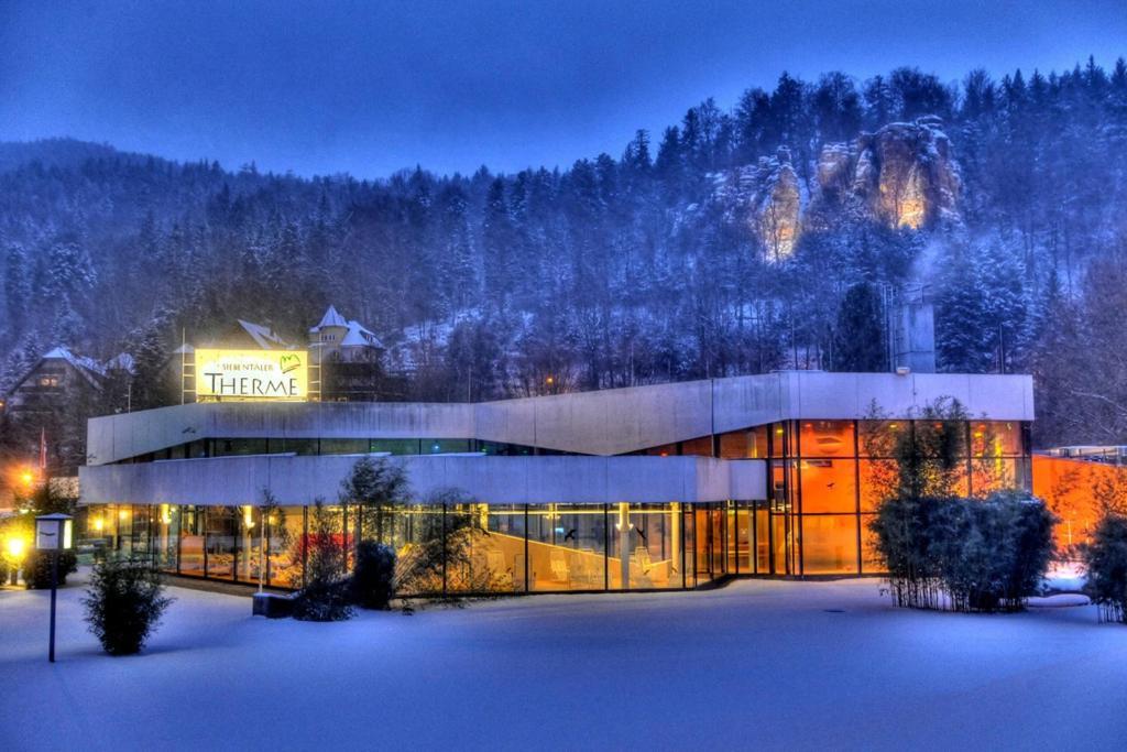 Wohnen Im Schwarzwald Mit Panoramablick Apartamento Bad Herrenalb Exterior foto