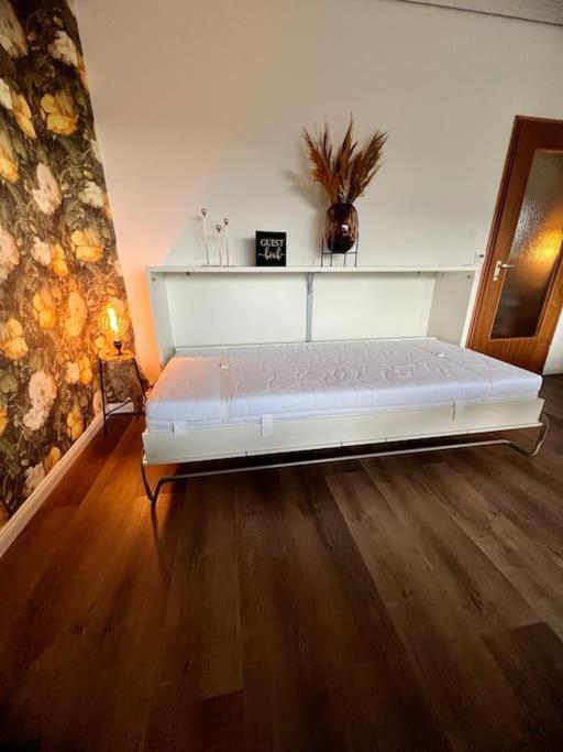 Wohnen Im Schwarzwald Mit Panoramablick Apartamento Bad Herrenalb Exterior foto