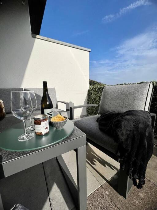 Wohnen Im Schwarzwald Mit Panoramablick Apartamento Bad Herrenalb Exterior foto