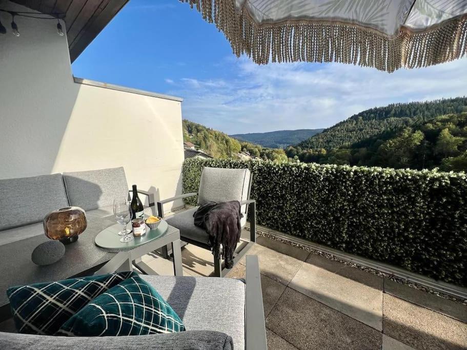 Wohnen Im Schwarzwald Mit Panoramablick Apartamento Bad Herrenalb Exterior foto