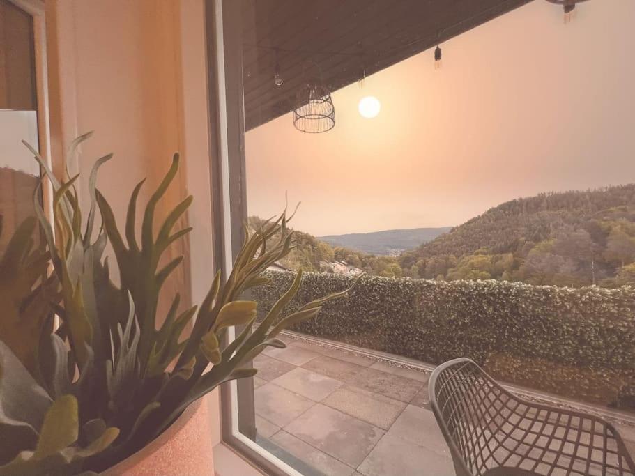 Wohnen Im Schwarzwald Mit Panoramablick Apartamento Bad Herrenalb Exterior foto