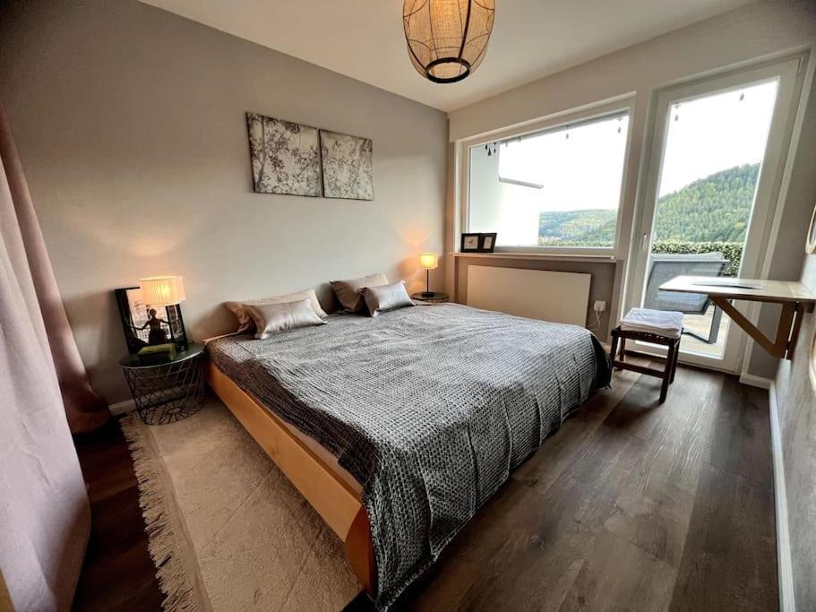 Wohnen Im Schwarzwald Mit Panoramablick Apartamento Bad Herrenalb Exterior foto